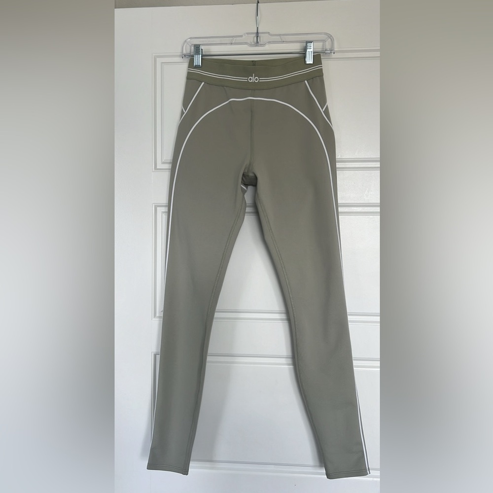 Alo yoga heart throb leggings lime stone